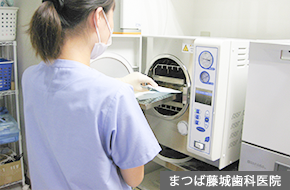 クラスB滅菌機使用写真